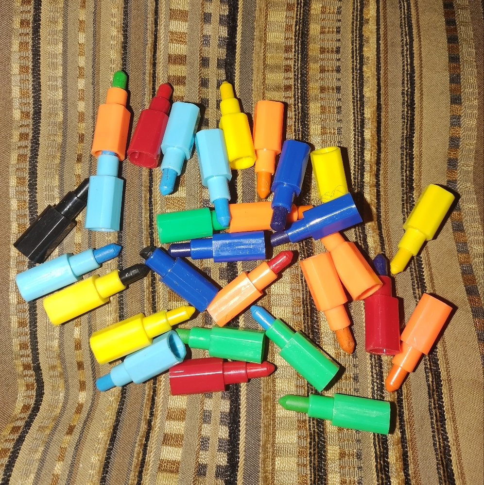 Stackable crayons